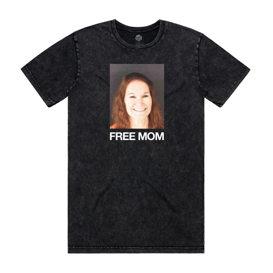 Load image into Gallery viewer, Free Mom Vintage Tee
