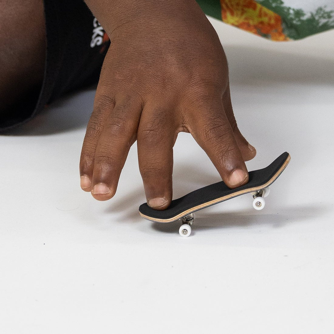 I Heart Hot Moms Black Finger Board – Danny Duncan