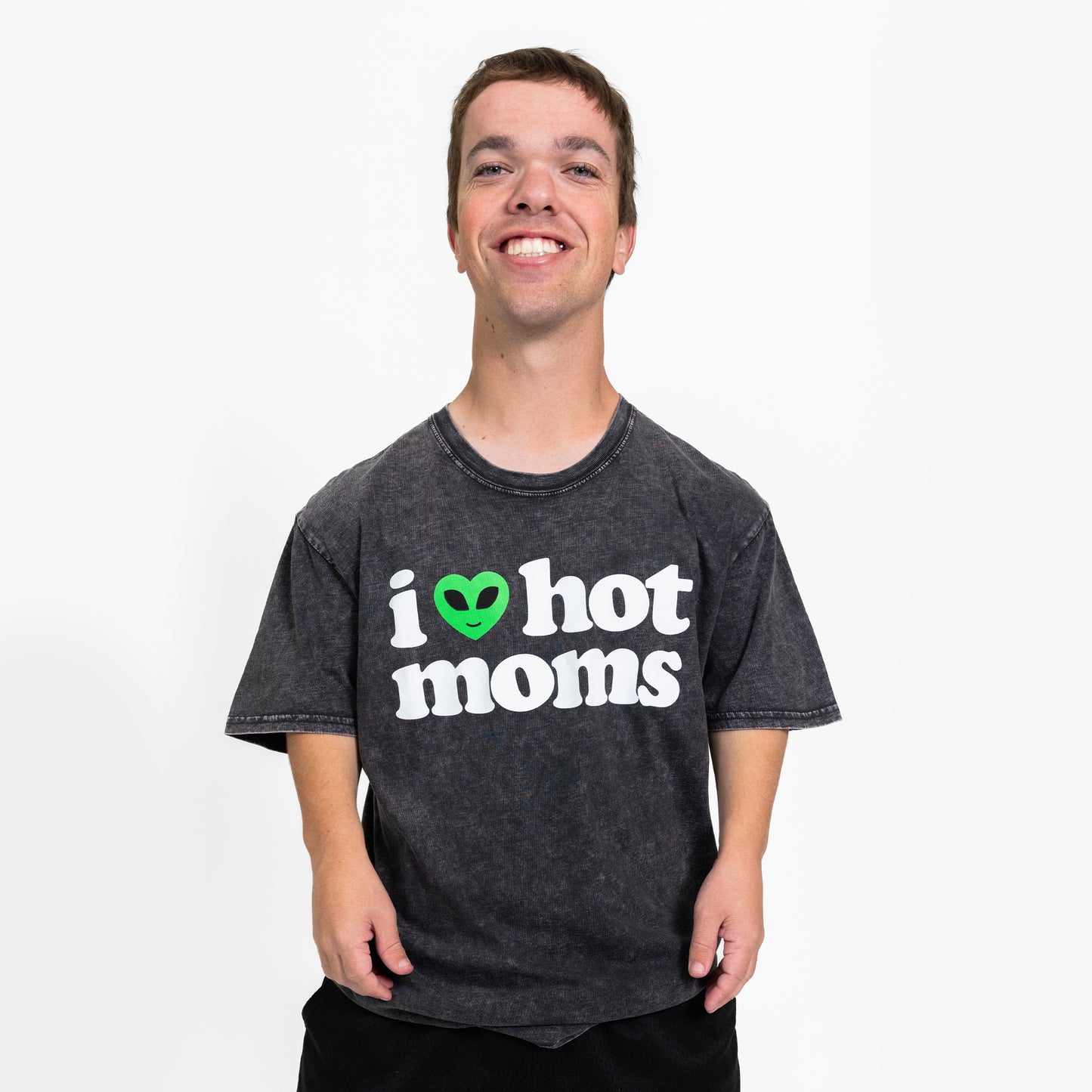 I Heart Hot Moms Alien Vintage Tee