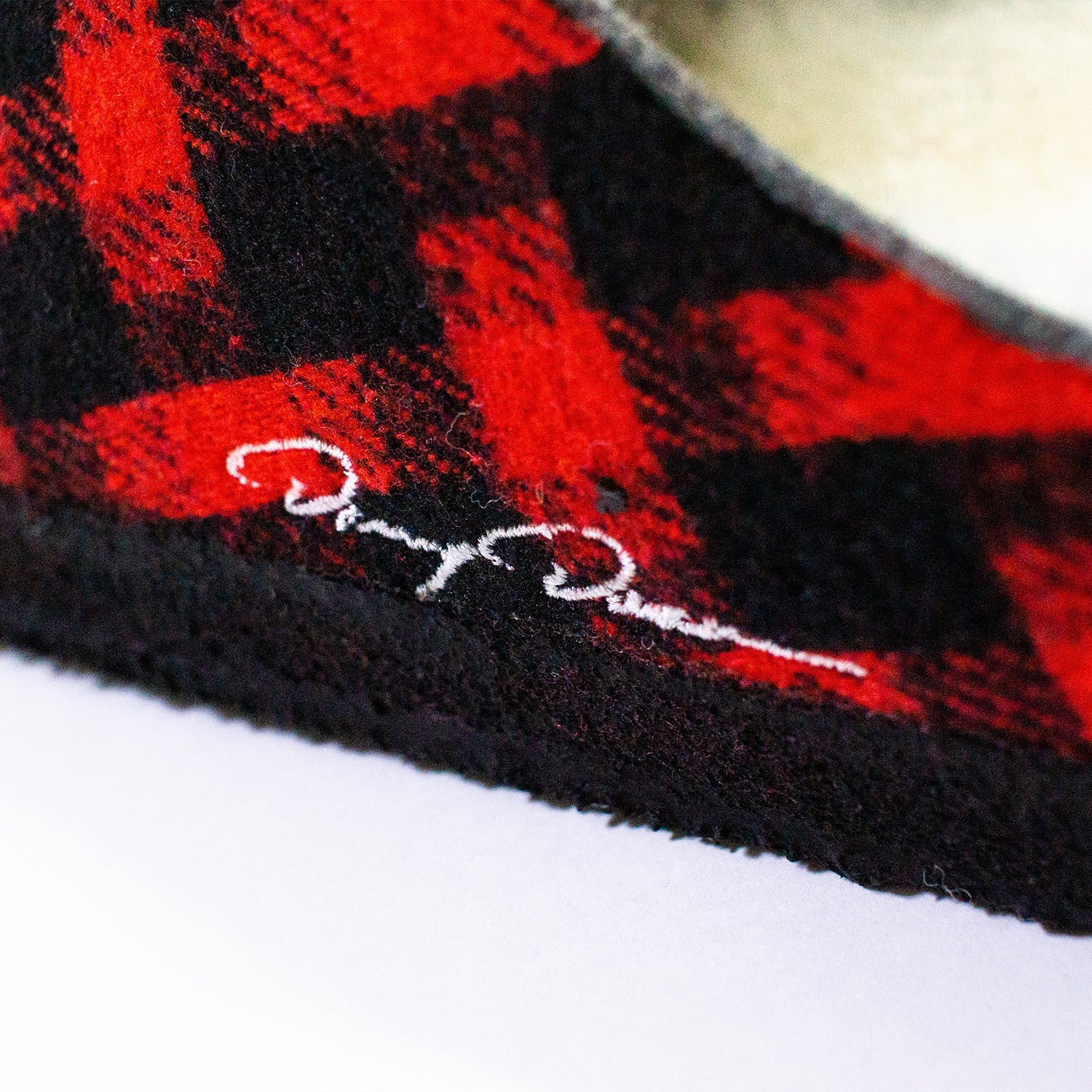 Danny Duncan Black/Red Slippers - Danny Duncan