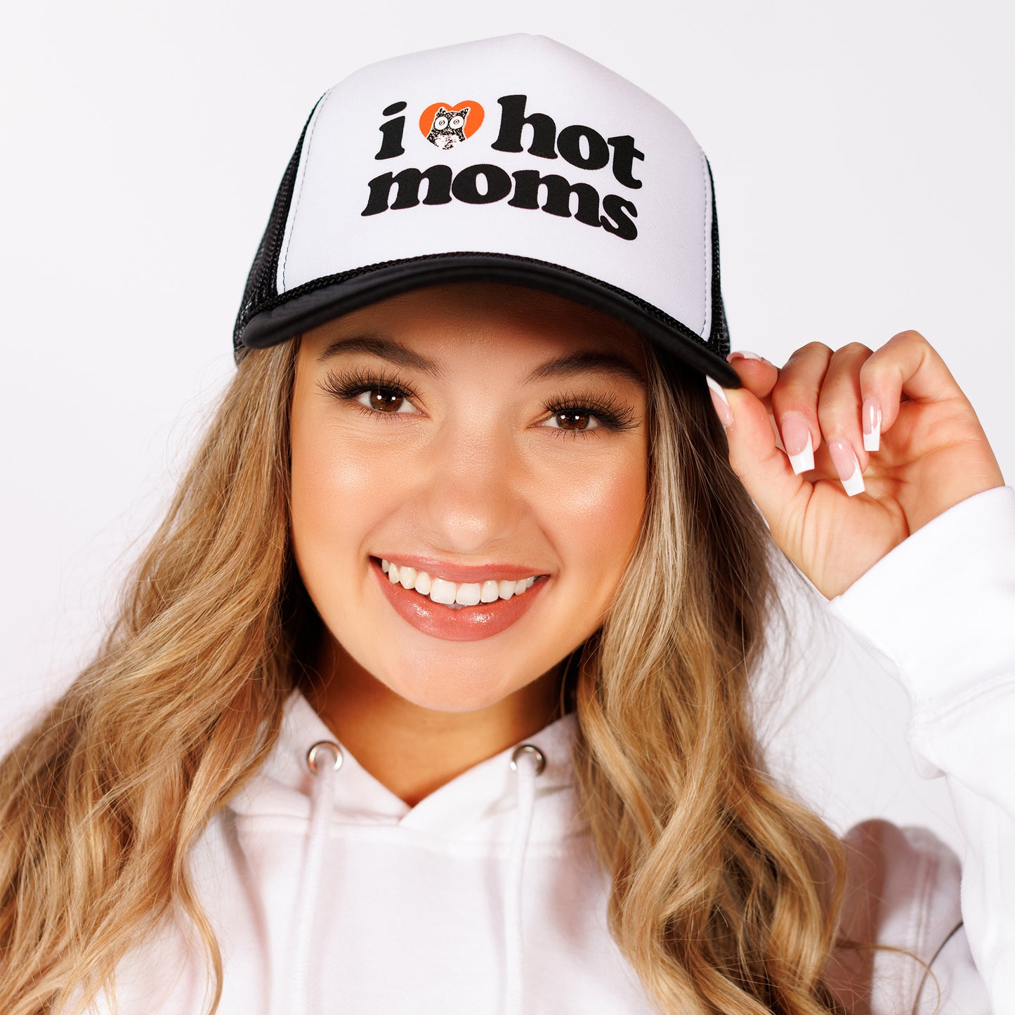 Load image into Gallery viewer, I Heart Hot Moms x Hooters Trucker Hat

