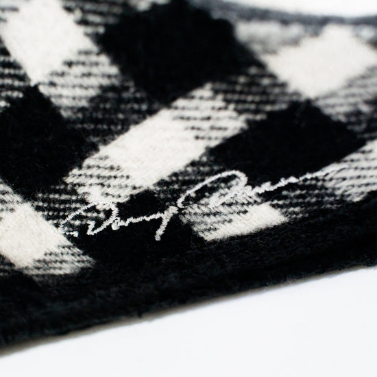 Load image into Gallery viewer, Danny Duncan Black/White Slippers
